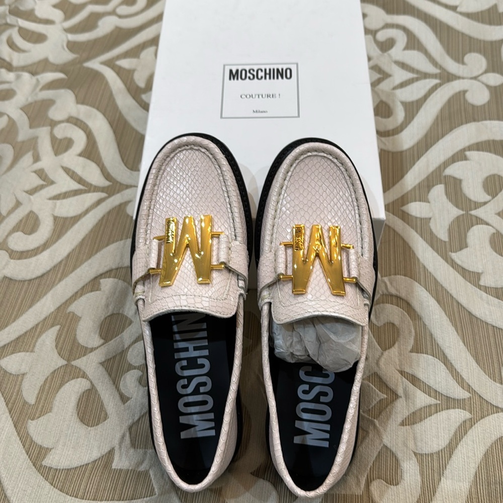 New moschino loafers